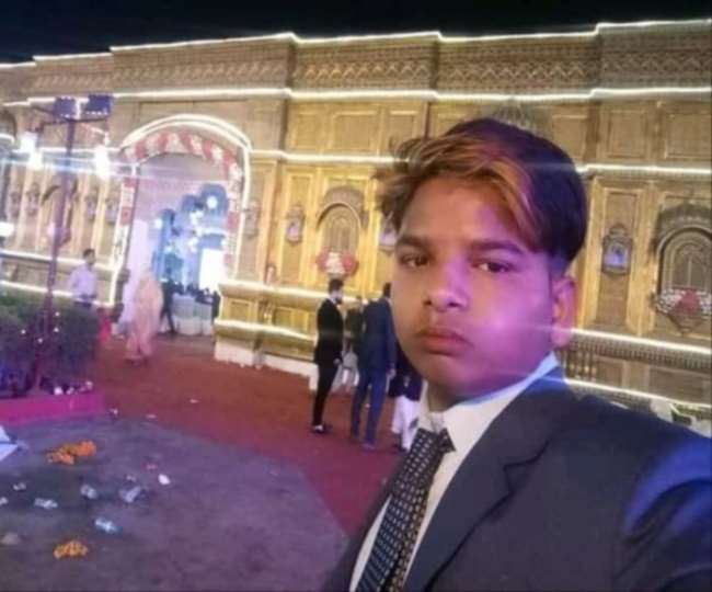 दोस्तों ने घर से बुलाकर कर दिया कत्ल, प्रयागराज में सड़क किनारे मिला ठेकेदार के पुत्र का शव