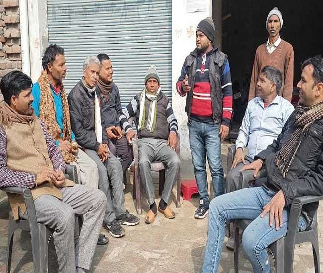 कड़ाके की ठंड में धधकते मुद्दों से गर्मायी सियासत, लोगों ने कहा - सिर्फ वायदे नहीं, हमें काम चाहिए
