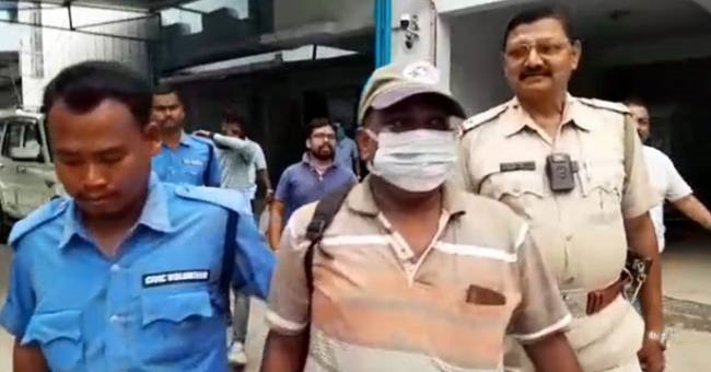 नौकरी के नाम पर झांसा देने वाला दलाल गिरफ्तार