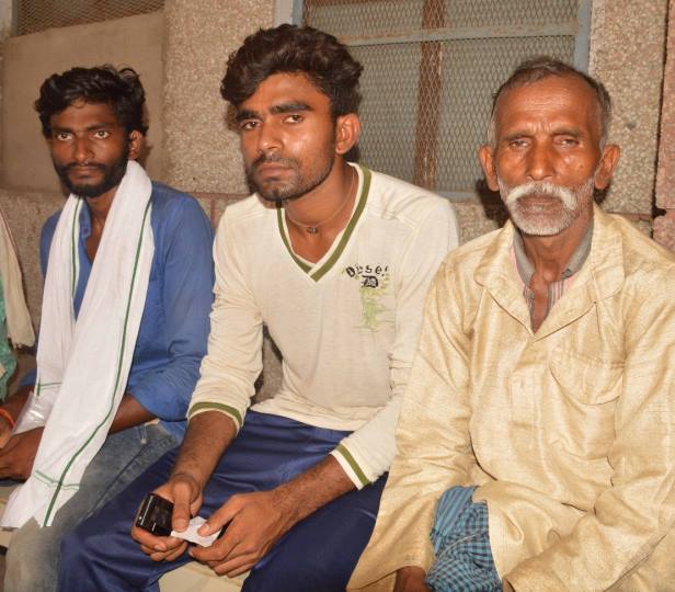 प्रवासी ने पत्नी से झगड़ लगाई फांसी, मौत