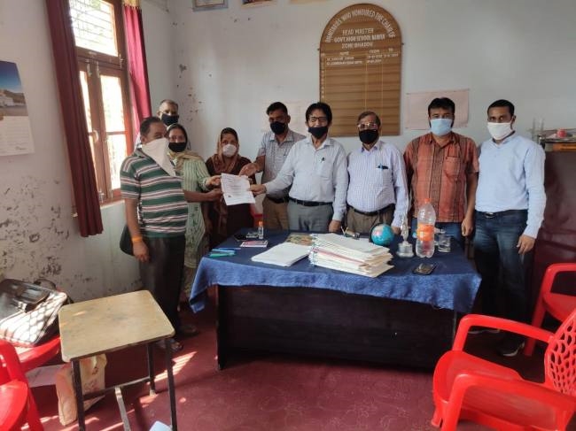 बरोटा में 542 लोगों को विभिन्न प्रमाण पत्र बांटे