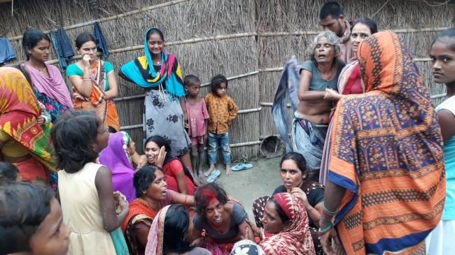 सरायरंजन में लीची के पेड़ से लटका मिला युवक का शव