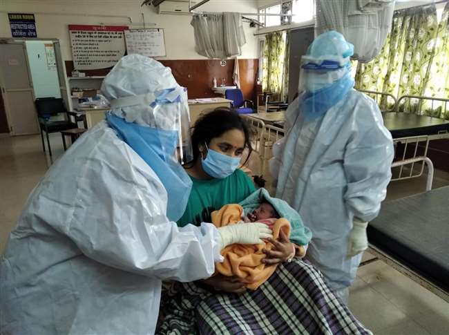 क्षेत्रीय अस्पताल धर्मशाला में कोरोना पॉजिटिव ऊना की दो महिलाओं का सफल प्रसव हुआ।
