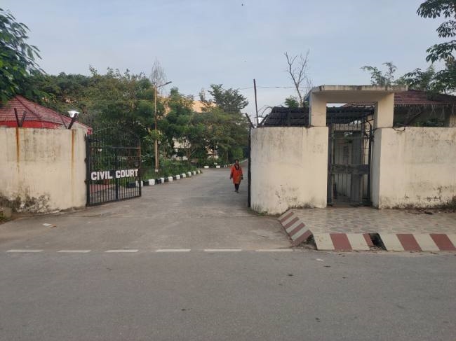 कोरोना काल के पूर्व से कड़ी है रामगढ़ व्यवहार न्यायालय की सुरक्षा व्यवस्था