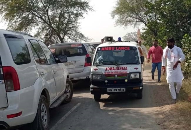 योगेश्वर दत्त ने काफिले में फंसी एंबुलेंस को रास्ता दिलवाया