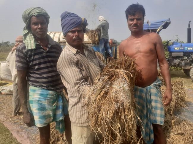 बारिश और बाढ़ से फसल को नुकसान होने से किसान चिंतित