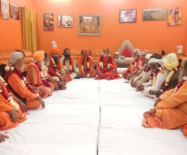 नाराज महात्मा बनेंगे खेवनहार, महंत नरेंद्र गिरि की मृत्यु के बाद अखाड़ा परिषद की बैठक आज