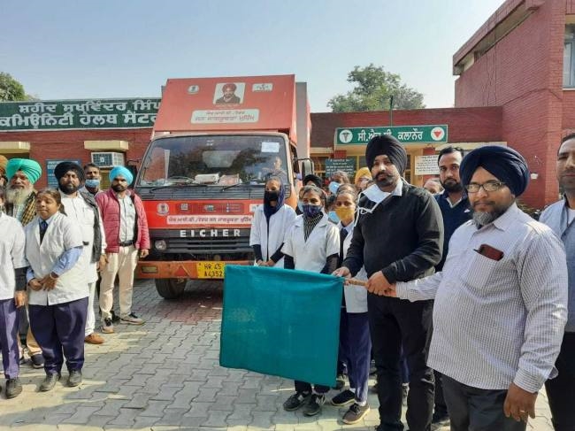 पीड़ितों के साथ बैठकर खाने से नहीं फैलता एड्स