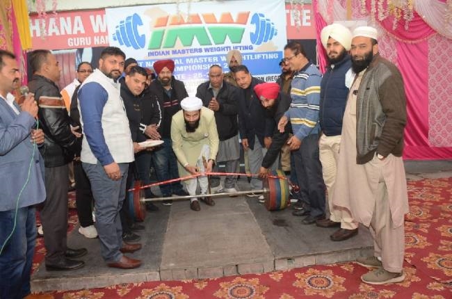 वेट लिफ्टिंग : 45-49 किलो भार वर्ग में गुरप्रीत सिंह दारा प्रथम