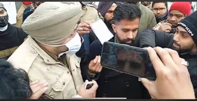 मरीज के इलाज में लापरवाही , परिजनों ने किया हंगामा