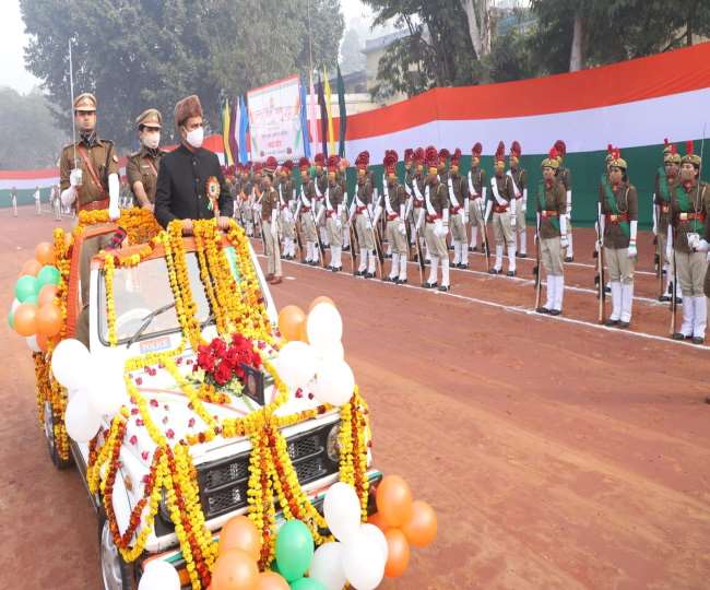 जानेें गणतंत्र दिवस पर कमिश्नर ने क्यों कहा, ईमानदारी के साथ ड्यूटी करें पुलिसकर्मी