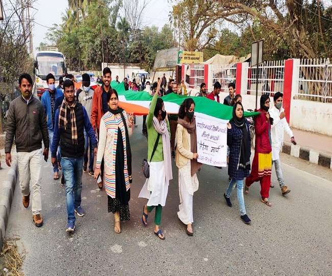 आरआरबी-एनटीपीसी के रिवाइज्ड परिणाम जारी करने की मांग, समस्तीपुर में तिरंगा यात्रा