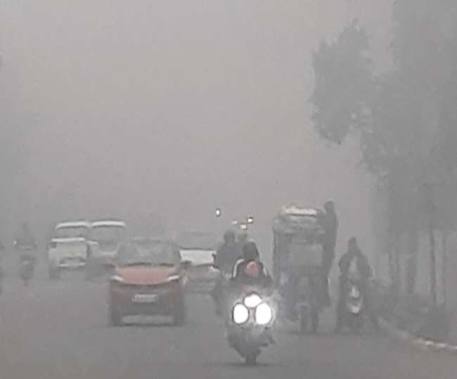 मेरठ में घने कोहरे से दिन की शुरुआत, सर्दी का भी सितम, पढ़े कब तक सताएगी शीतलहर