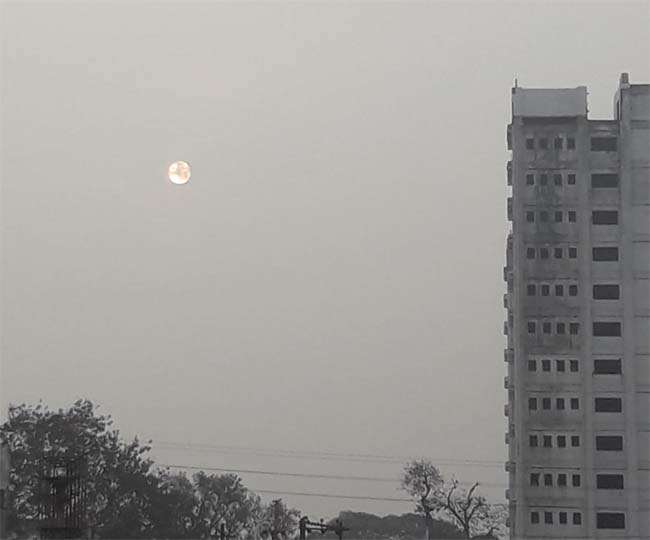 पहाड़ों पर बर्फबारी से धनबाद में बढ़ी ठंड, 7-8 डिग्री तक जा सकता न्यूनतम पारा