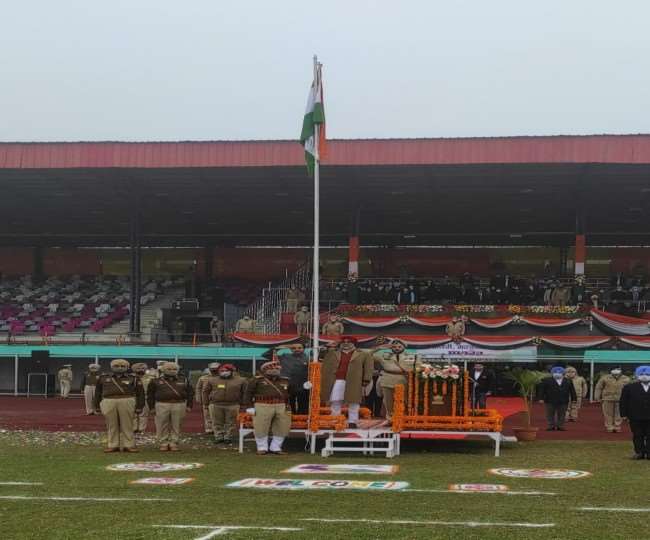 गणतंत्र दिवस 2022 : लुधियाना में कैबिनेट मंत्री रणदीप नाभा ने फहराया तिरंगा, बोले- हमारा गणतंत्र विश्व का सबसे बड़ा गणतंत्र