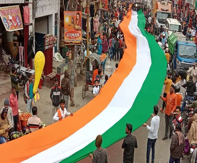 देश में अमन चैन के लिए निकली 351 फीट की तिरंगा यात्रा मुजफ्फरपुर में रही आकर्षण का केंद्र