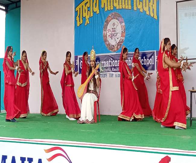 मतदाताओं को जागरूक करने के लिए नाटक का मंचन, बोले डीएम- अपने मोहल्ले के मतदान अंबेसडर बने युवा