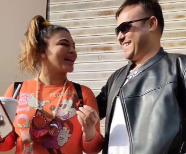 Bigg Boss 15: अलग होने की खबरों के बीच साथ आए राखी सावंत और रितेश, अभिनेत्री ने पति को दी सलाह