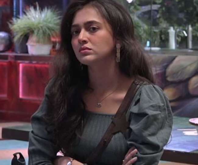 Bigg Boss 15: शमिता शेट्टी को आंटी बोलने पर तेजस्वी की लोगों ने लगाईं क्लास, शेयर किया वीडियो