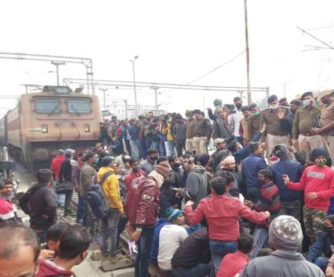 RRB NTPC RESULT & VIOLENCE: आसान भाषा में समझिए आखिर क्यों आक्रोशित हो उठे छात्र? ये हैं तीन बड़े कारण