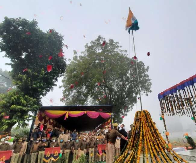 Republic Day 2022: मेरठ और आसपास उल्लास संग मनाया जा रहा 73वां गणतंत्र दिवस, देखें तस्वीरें