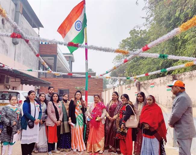 Republic Day 2022: खिलाड़ियों में दिखा गणतंत्र का उल्लास, क्रास कंट्री में तिरंगा लेकर दौड़े शहरवासी