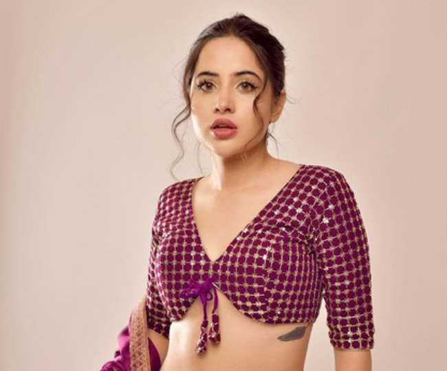 एक डोरी पर टिकी वनपीस ड्रसे पहने उर्फी जावेद का वीडियो हुआ वायरल, एक्ट्रेस के बोल्ड लुक ने फिर इंटरनेट पर मचाया बवाल