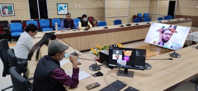 रानीगंज स्टेशन पर उच्च श्रेणी प्रतीक्षालय का उद्घाटन