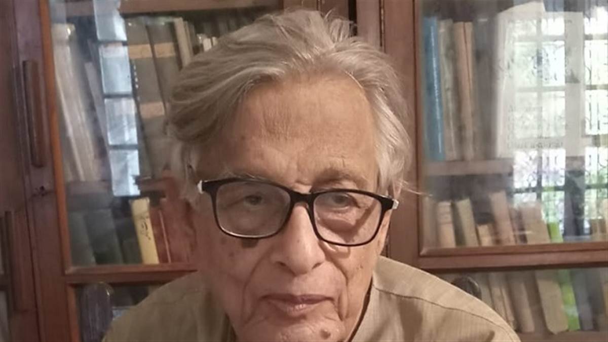 इतिहासकार प्रो इरफान हबीब ने कहा : यह सही है कि कुतुबमीनार परिसर में 28 मंदिरों के अवशेष मिल चुके हैं