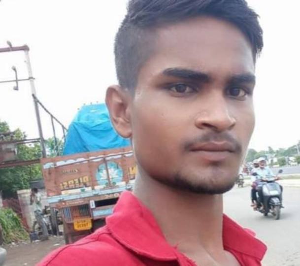 लापता युवक की हत्या कर फेंका गया शव बरामद