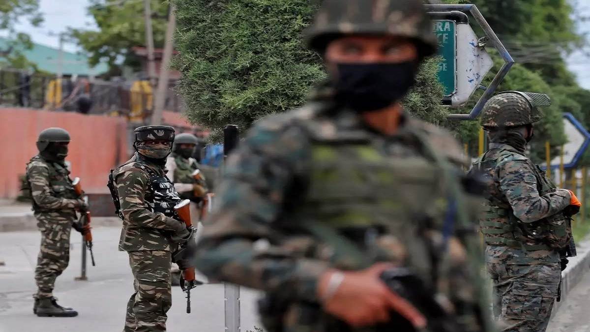 Maharashtra Crisis: शिवसेना के बागी विधायकों के परिवार को मिलेगी CRPF की सुरक्षा, केंद्र सरकार ने किया एलान