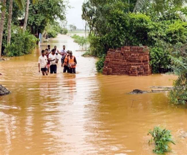 Maharashtra Rain: महाराष्ट्र में बारिश ने 100 साल का रिकॉर्ड तोड़ा, कोल्हापुर, सांगली व सातारा जिले बाढ़ में डूबे