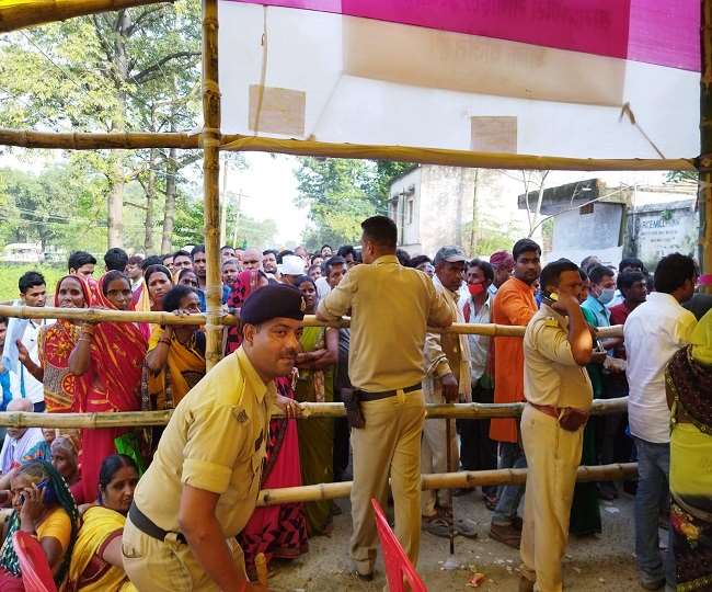 पूर्वी चंपारण पंचायत, मुखिया चुनाव रिजल्ट : पकड़ीदयाल प्रखंड बड़कागांव पंचायत के मुखिया पद पर संतोष बैठा निर्वाचित