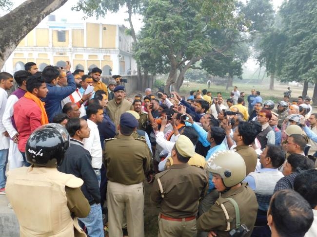 सख्ती से ढीले पड़े आंदोलनकारियों के तेवर