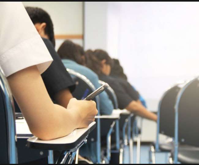 Bengal Education: माध्यमिक और उच्च माध्यमिक के पाठ्यक्रमों में कटौती करेगी ममता सरकार