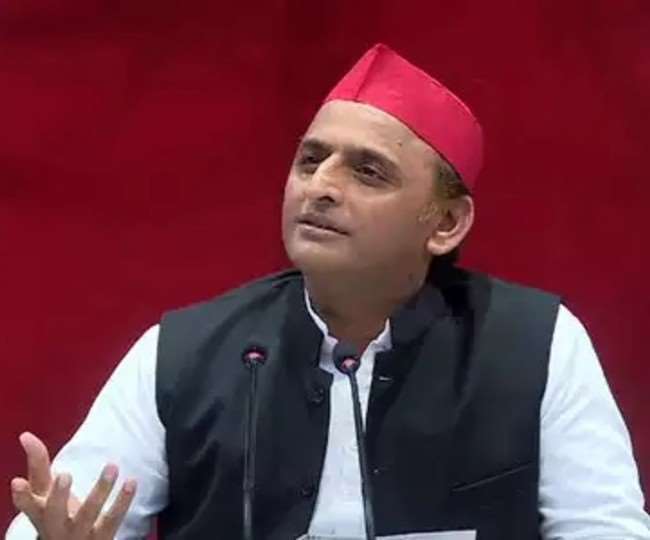 आजमगढ़ में बोले अखिलेश - 'संविधान और बाबा साहब को मानने वाले एक हो भाजपा को हटाएं'