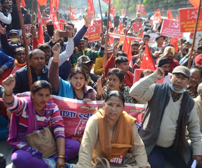 सीटू व अखिल भारतीय किसान सभा ने किया सचिवालय कूच, पुलिस ने रोका; हुई तीखी नोकझोंक