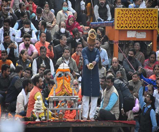 केजरीवाल के एलान के बाद 'आप' ने शुरू की मुफ्त तीर्थयात्रा योजना, घर-घर जाकर होगा रजिस्ट्रेशन; रामलला के कर सकेंगे दर्शन