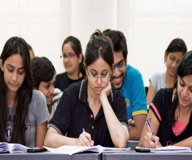 चंडीगढ़ में 30 नवंबर से 10वीं और 12वीं की बोर्ड परीक्षा शुरू, एमसीक्यू आंसरशीट और प्रश्न पत्र स्कूलों को करने होंगे प्रिंट