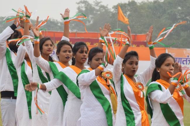 चल रही विकास की लहर, मुस्तैदी से करें काम