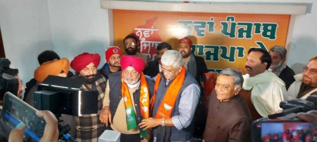 एक हफ्ते बाद ही पार्षद चट्ठा भाजपा में वापस लौटे