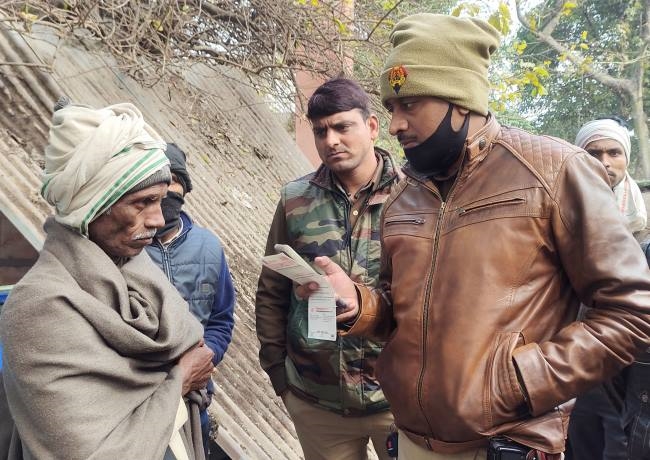 सामुदायिक शौचालय में मिला युवक का शव