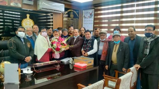 टीकाकरण अभियान में सहयोग करने वालों को सीएमओ ने किया सम्मानित