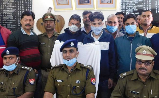 1.82 लाख के नकली नोट बरामद, इनामी बदमाश समेत चार गिरफ्तार