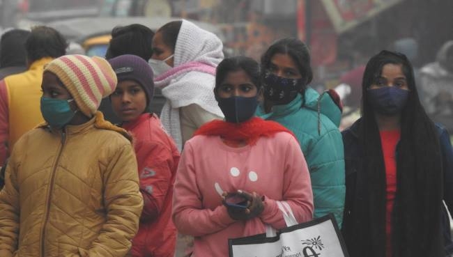 बर्फीली हवाओं बढ़ी गलन, ठंड से कांपा तराई