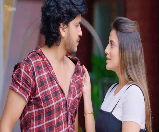 भोजपुरी एक्ट्रेस अक्षरा सिंह ने गाने से दी दिलफेंक लड़कों को टिप्स, 'लड़कियों को यूं ना पटाया करो'
