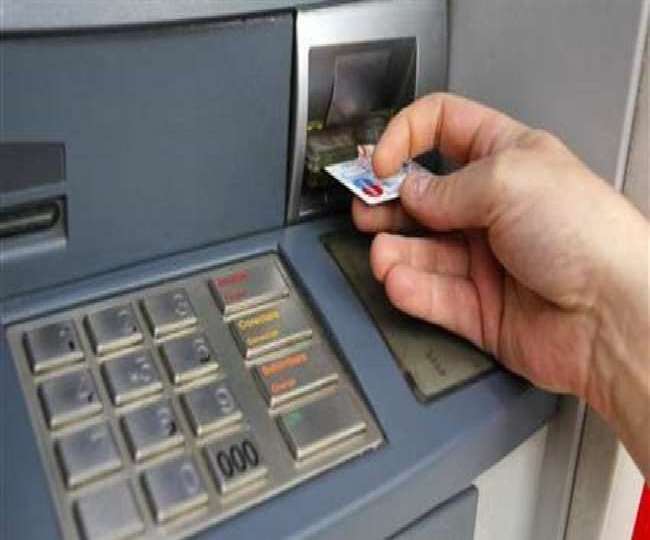 जम्मू: सिदड़ा में ठग ने एटीएम से पैसे निकलवाने आये एक शख्स का धोखे से बदला एटीएम कार्ड, फिर निकलवाए 70 हजार रुपये