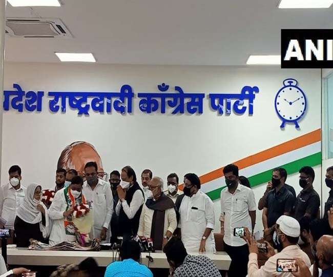 डिप्टी सीएम अजीत पवार की मौजूदगी में कांग्रेस के 27 पार्षद एनसीपी में शामिल