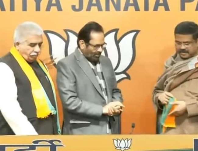 UP Election 2022: भाजपा में शामिल हुए राकेश ने क्यों छोड़ी कांग्रेस, फोन पर इंटरव्यू में बताई पर्दे के पीछे की पूरी बात