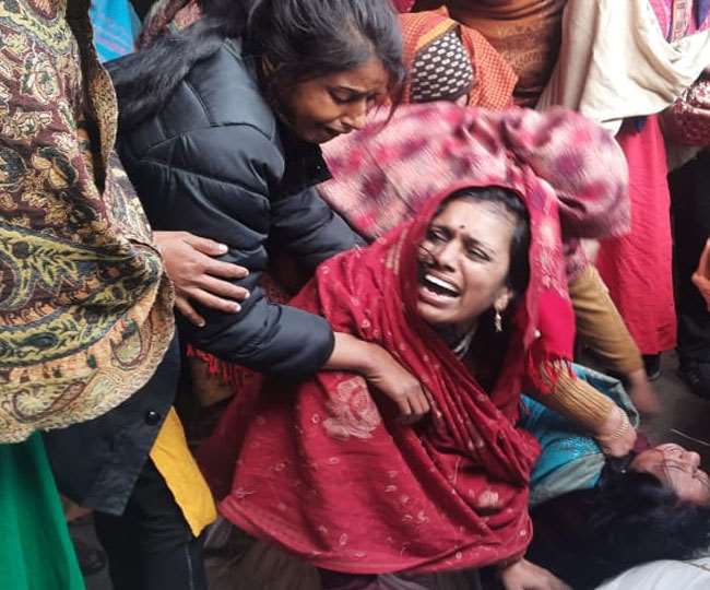 बस की चपेट में आने से चाचा की मौत, भतीजा घायल; गया के मानपुर में सड़क हादसा